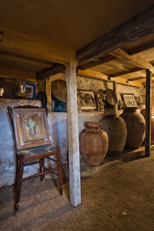 Traditional Karpathian House Menetai Luaran gambar